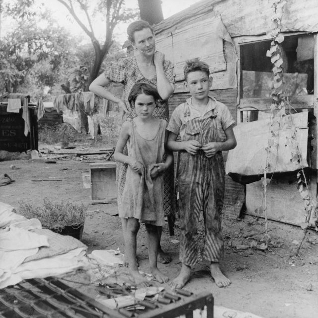 poor_mother_and_children_california_1936_by_dorothea_lange